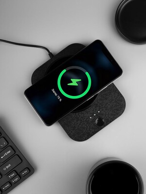 Кружка с подогревом и беспроводной зарядкой dualBase plus, черная